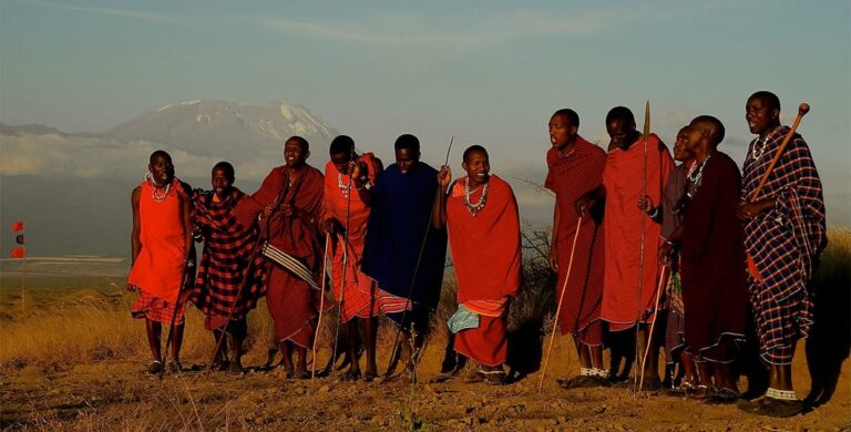 ajabu-adventures-Cultural-adventure-safari-liggend_0002_Maasai-Lodge